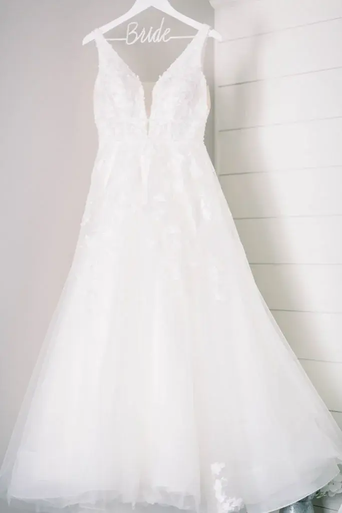 HOW TO STORE YOUR WEDDING DRESS