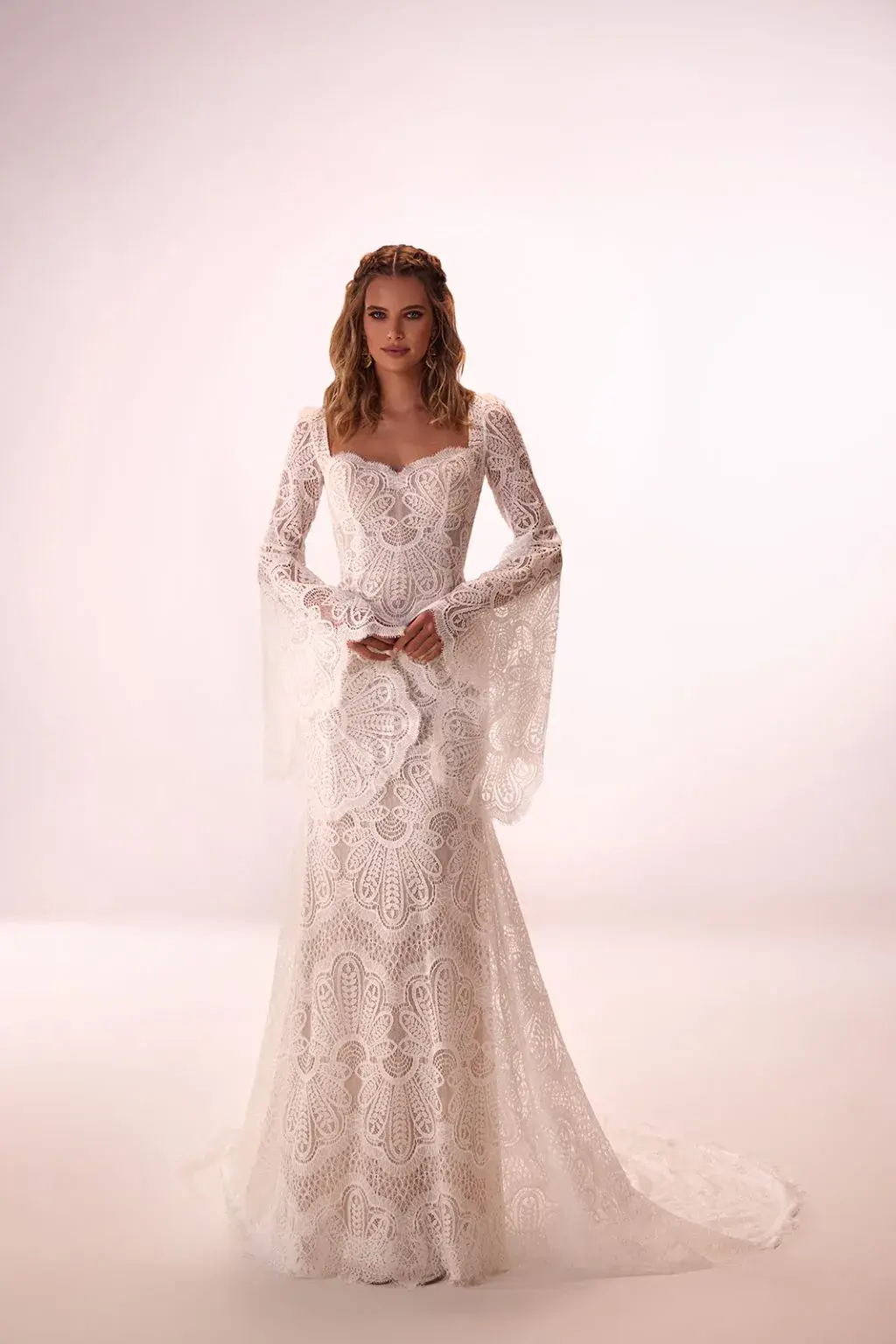 Maya_from_DAMA_Couture_1_o